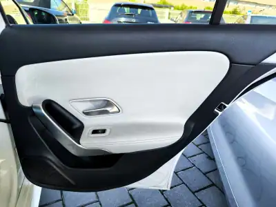 Mercedes-Benz A 180 Limousine 2020 - 25950 EUR, 134000 km - AUTO.MOTO.pt - 134000km - foto 33 de 42