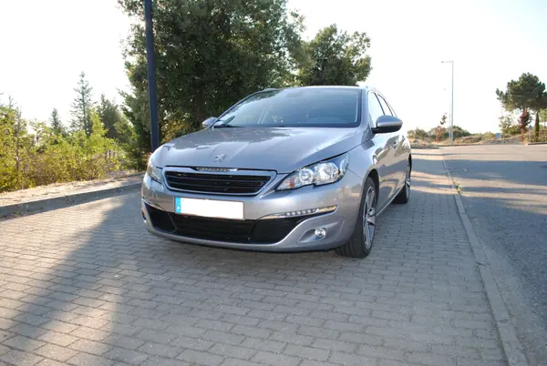 Peugeot 308 SW 2015 — foto 2 de 12