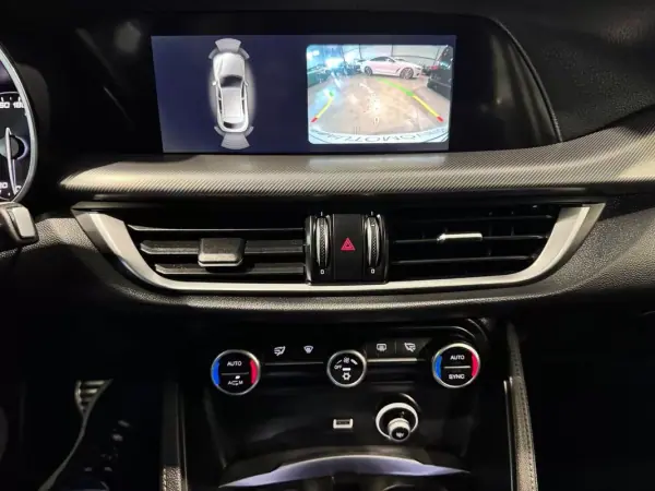 Alfa Romeo Stelvio 2017 - 22900 EUR, 215900 km - AUTO.MOTO.pt - 215900km - foto 20 de 60