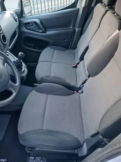 Citroën Berlingo 2017 - 8500 EUR, 331000 km - AUTO.MOTO.pt - 331000km - foto 9 de 13