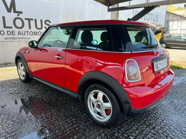 MINI One 2008 - 5500 EUR, 174000 km - AUTO.MOTO.pt - 174000km - foto 7 de 13