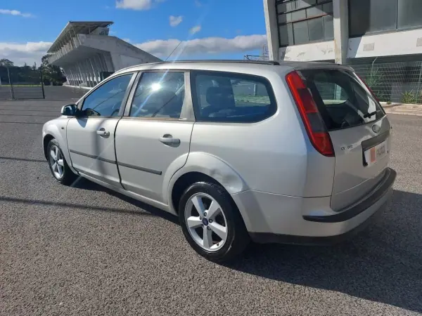 Ford Focus SW 2005 - 2990 EUR, 307902 km - AUTO.MOTO.pt - 307902km - foto 3 de 27