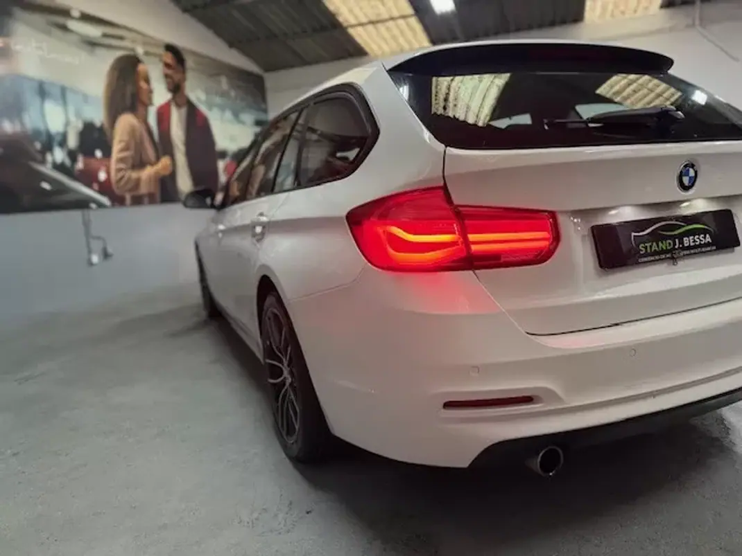 BMW 318 2015 - 12250 EUR, 254090 km - AUTO.MOTO.pt - 254090km - foto 7 de 16