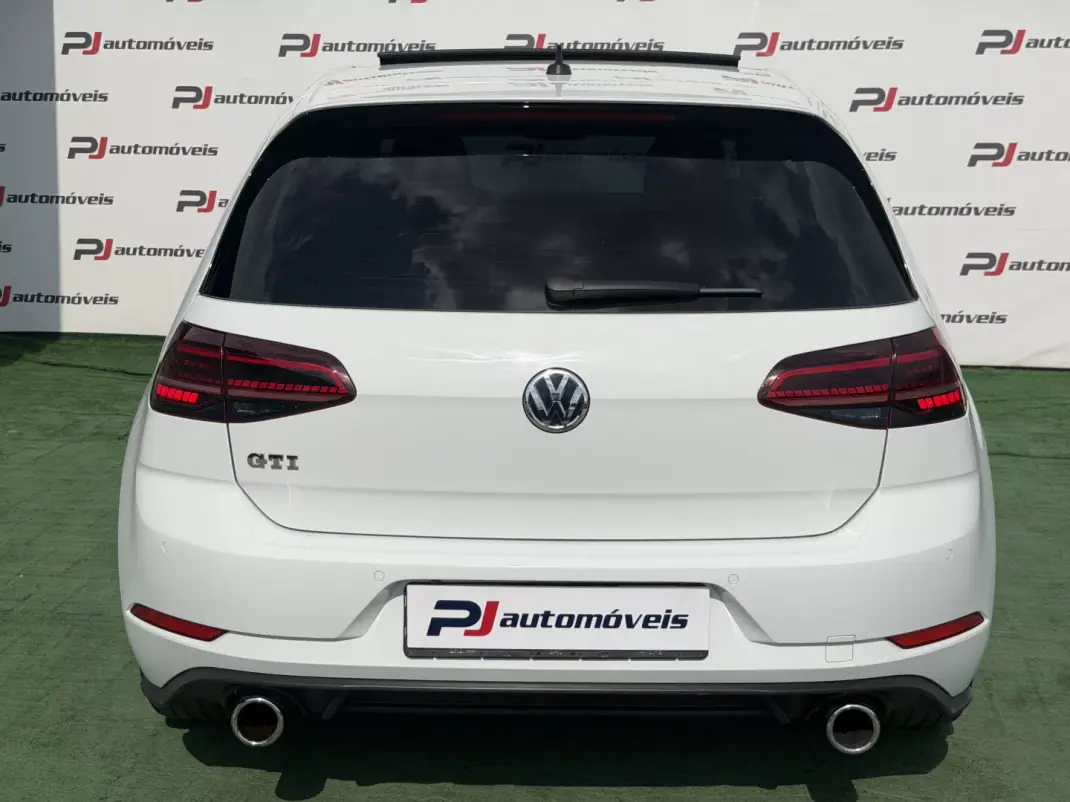 Volkswagen Golf 2018 - 26990 EUR, 148000 km - AUTO.MOTO.pt - 148000km - foto 9 de 15