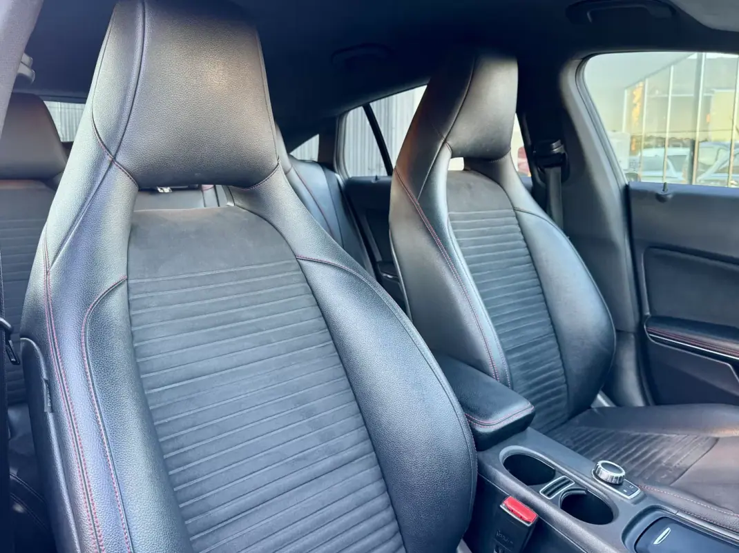 Mercedes-Benz CLA 220 2015 - 21999 EUR, 170000 km - AUTO.MOTO.pt - 170000km - foto 20 de 25