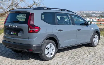 Dacia Jogger 2023 - 14250 EUR, 57740 km - AUTO.MOTO.pt - 57740km - foto 7 de 20