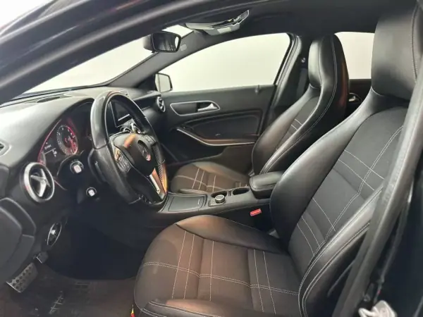 Mercedes-Benz A 180 2013 - 13490 EUR, 211541 km - AUTO.MOTO.pt - 211541km - foto 14 de 23