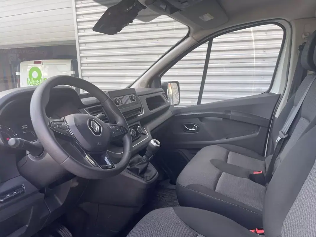 Renault Trafic Trafic III Combi L1H1 3.0t 2023 - 33900 EUR, 4655 km - AUTO.MOTO.pt - 4655km - foto 9 de 24