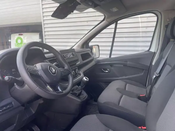 Renault Trafic Trafic III Combi L1H1 3.0t 2023 - 33900 EUR, 4655 km - AUTO.MOTO.pt - 4655km - foto 9 de 24