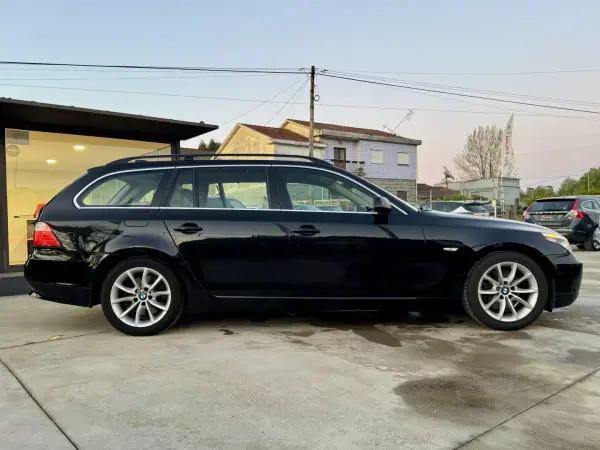 BMW 520 2008 - 7999 EUR, 320000 km - AUTO.MOTO.pt - 320000km - foto 25 de 26
