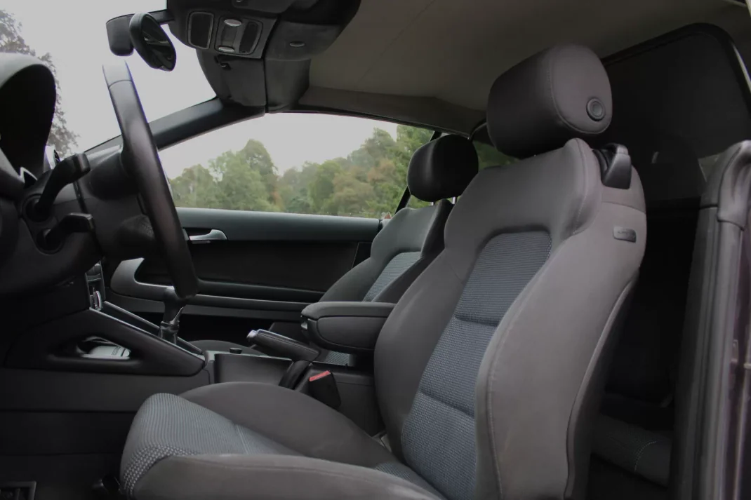 Audi A3 Cabrio 2009 - 11990 EUR, 180000 km - AUTO.MOTO.pt - 180000km - foto 8 de 42