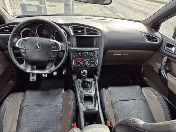 Citroën DS4 2012 - 11400 EUR, 214040 km - AUTO.MOTO.pt - 214040km - foto 12 de 29