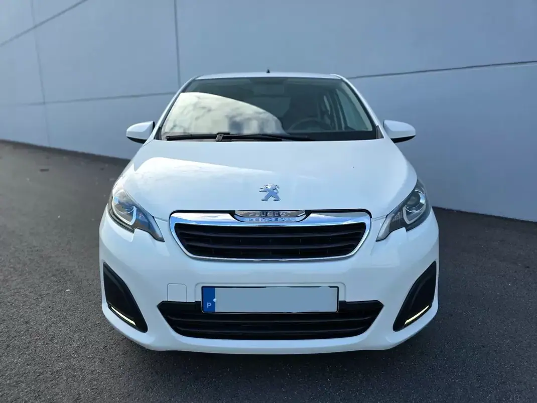Peugeot 108 2014 - 6750 EUR, 58030 km - AUTO.MOTO.pt - 58030km - foto 9 de 28