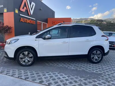 Peugeot 2008 2017 - 11950 EUR, 161968 km - AUTO.MOTO.pt - 161968km - foto 4 de 12