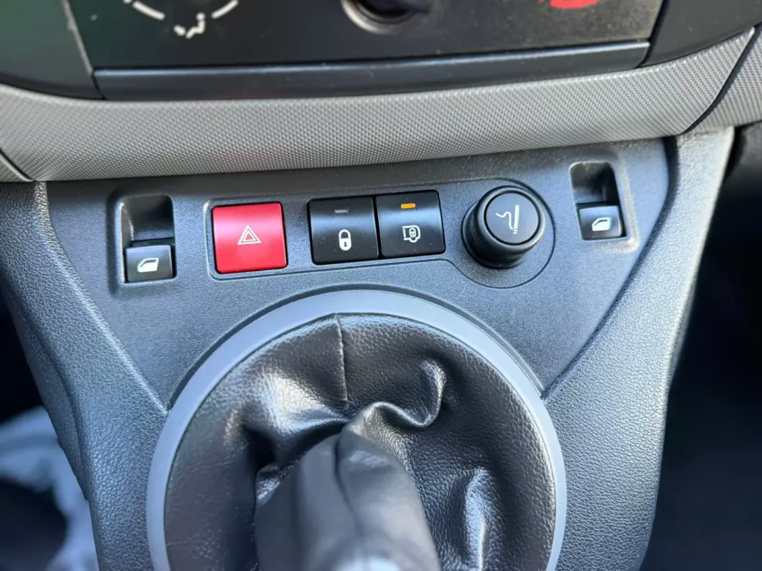 Peugeot Partner 2018 - 10900 EUR, 42678 km - 42678km - foto 7 de 9
