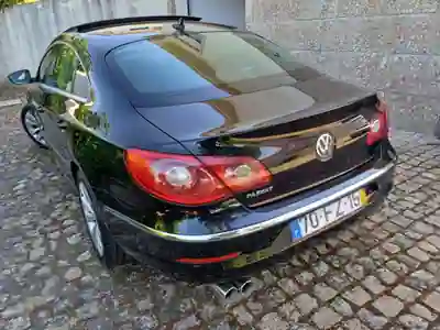 Volkswagen Passat CC 2008 - 10000 EUR, 263000 km - AUTO.MOTO.pt - 263000km - foto 9 de 13
