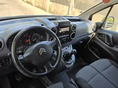 Citroën 2017 - 8990 EUR, 224125 km - AUTO.MOTO.pt - 224125km - foto 11 de 13