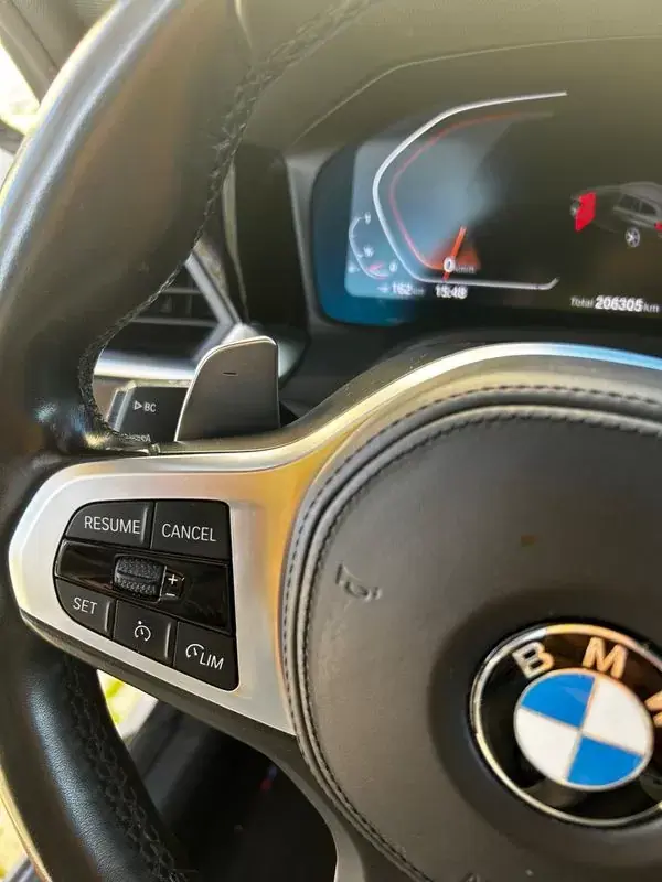 BMW 330 2019 - 30000 EUR, 206305 km - AUTO.MOTO.pt - 206305km - foto 23 de 43