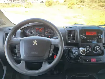 Peugeot 2020 - 18990 EUR, 170000 km - AUTO.MOTO.pt - 170000km - foto 10 de 14