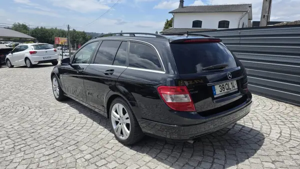 Mercedes-Benz C 200 2011 - 13890 EUR, 240000 km - AUTO.MOTO.pt - 240000km - foto 4 de 19