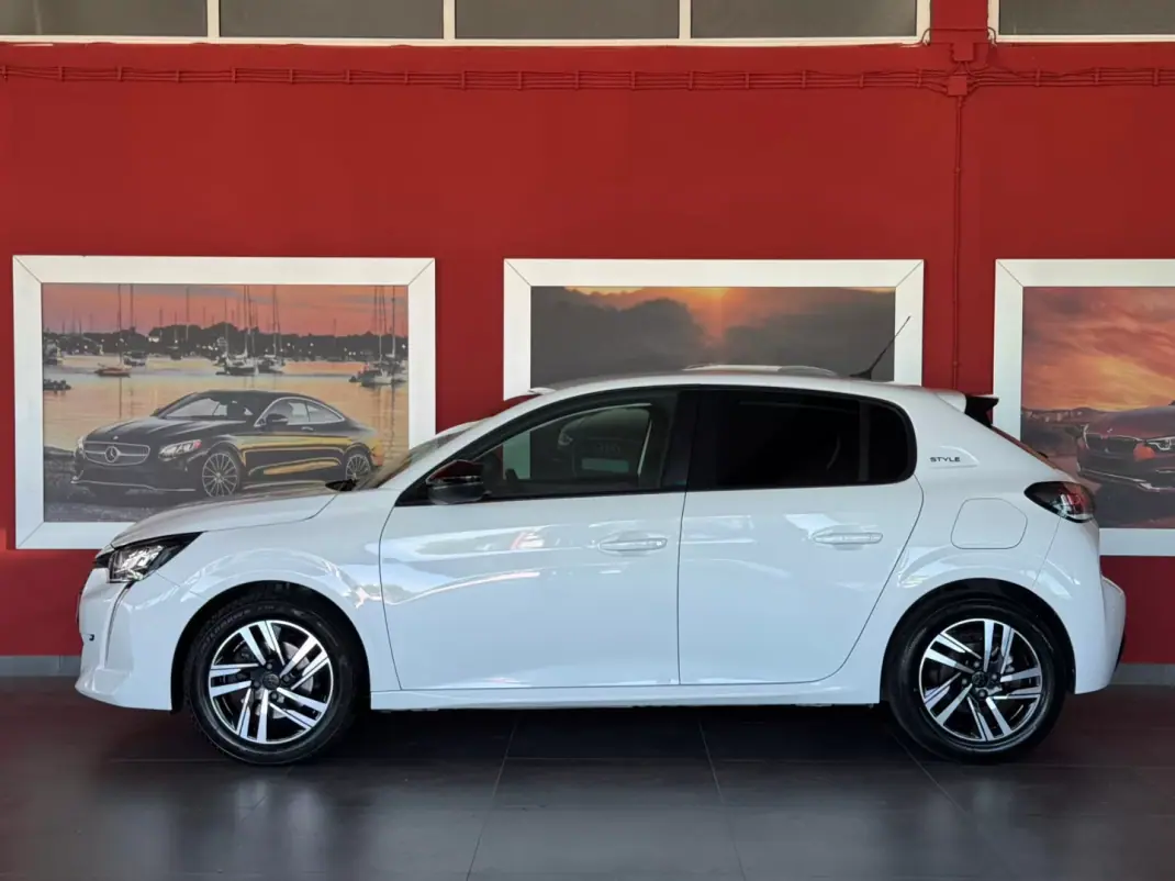 Peugeot 208 2023 - 17990 EUR, 55626 km - AUTO.MOTO.pt - 55626km - foto 6 de 21