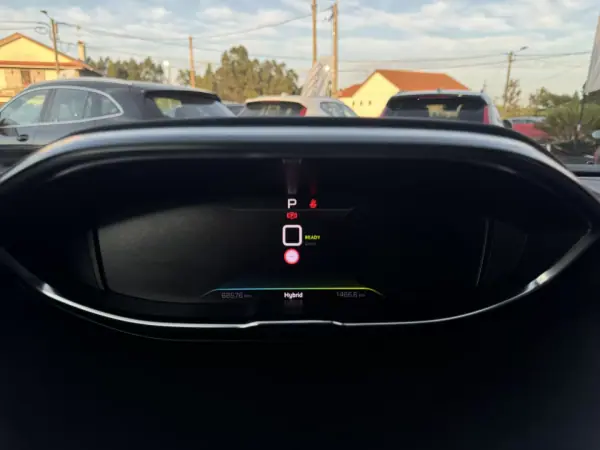Peugeot 3008 2022 - 21750 EUR, 68000 km - AUTO.MOTO.pt - 68000km - foto 39 de 48