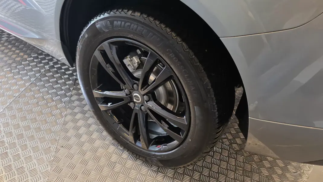 Volvo XC 60 2018 - 23500 EUR, 242396 km - AUTO.MOTO.pt - 242396km - foto 36 de 55