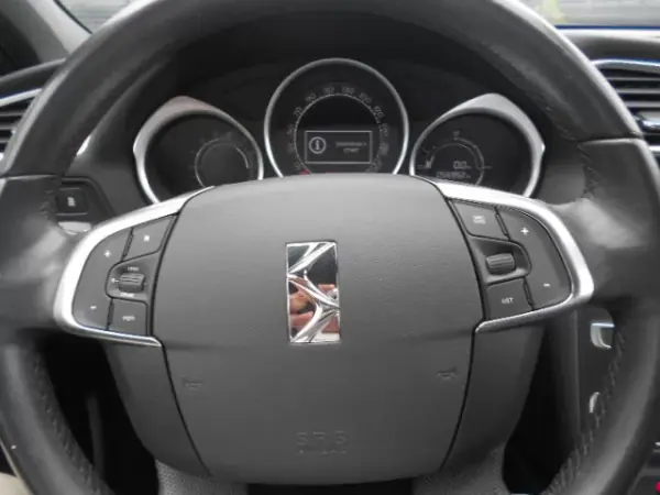 DS DS3 2017 - 16500 EUR, 56952 km - 56952km - foto 11 de 12