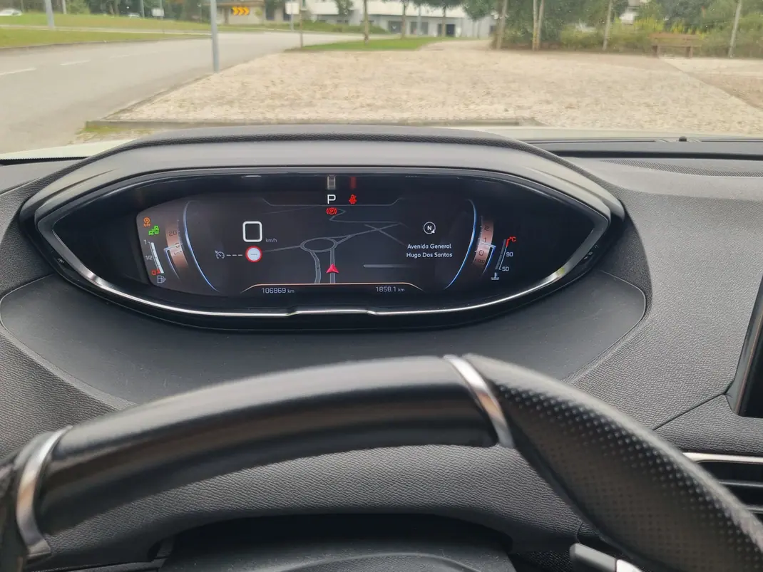 Peugeot 3008 2019 - 17900 EUR, 108000 km - 108000km - foto 9 de 12