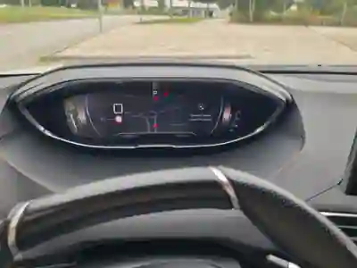 Peugeot 3008 2019 - 17900 EUR, 108000 km - 108000km - foto 9 de 12