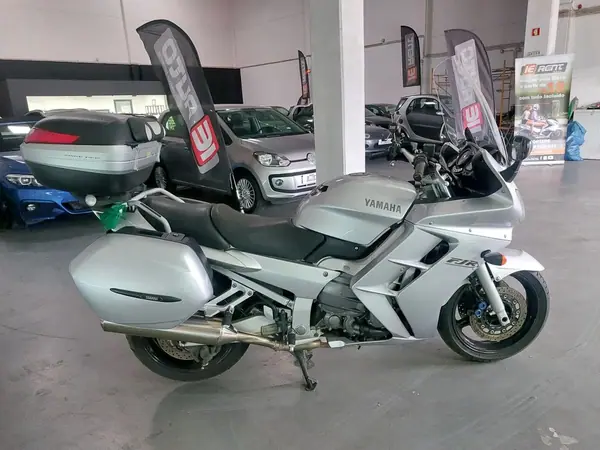 Yamaha FJR 1300ES 2003 - 5490 EUR, 111480 km - AUTO.MOTO.pt - 111480km - foto 7 de 13