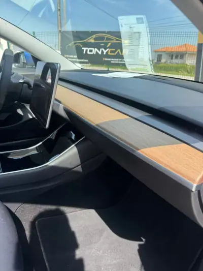Tesla Model 3 2019 - 25030 EUR, 171000 km - AUTO.MOTO.pt - 171000km - foto 14 de 22