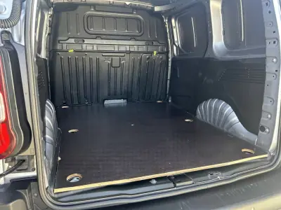Toyota PROACE City EXCLUSIVE 2022 - 13750 EUR, 164475 km - AUTO.MOTO.pt - 164475km - foto 10 de 16