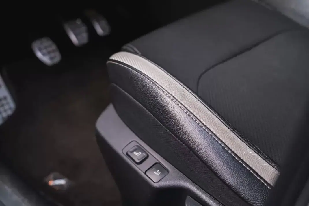 Citroën DS4 2012 - 8900 EUR, 204700 km - AUTO.MOTO.pt - 204700km - foto 12 de 23