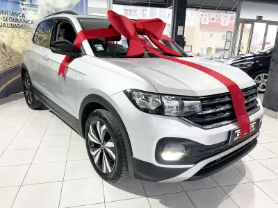 Volkswagen T-Cross 2021 - 17800 EUR, 37392 km - AUTO.MOTO.pt - 37392km - foto 2 de 21
