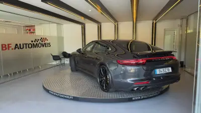 Porsche Panamera 2016 - 62500 EUR, 186989 km - AUTO.MOTO.pt - 186989km - foto 3 de 69