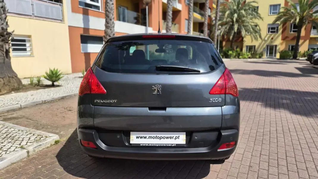 Peugeot 3008 2012 - 9480 EUR, 170000 km - AUTO.MOTO.pt - 170000km - foto 11 de 15