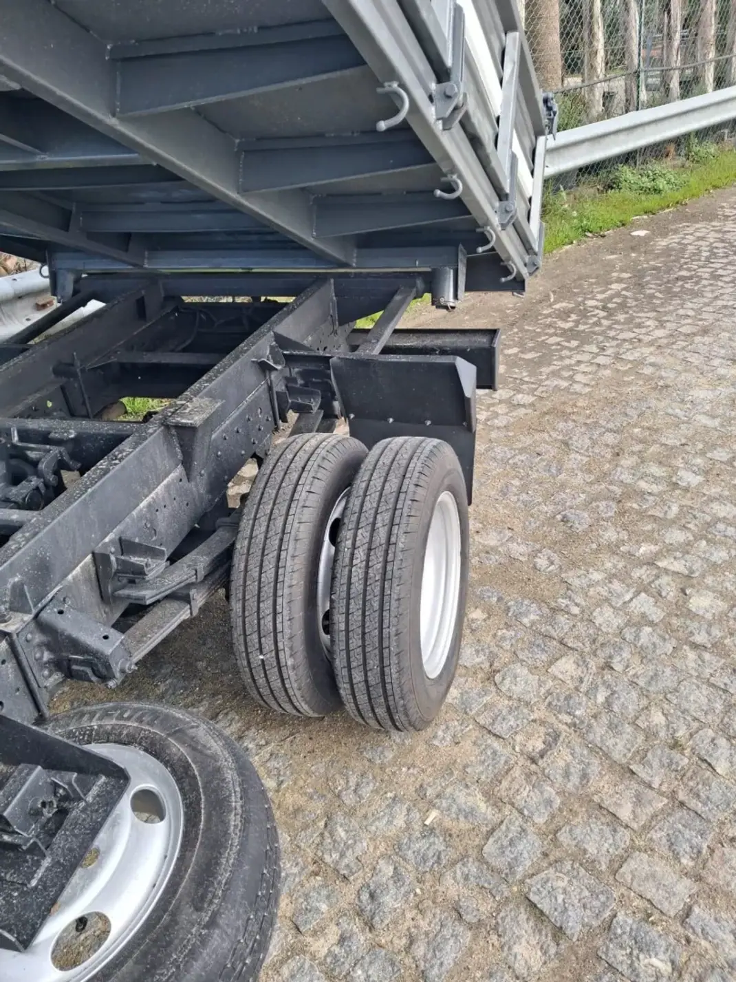 Mitsubishi 2006 - 18750 EUR, 189000 km - AUTO.MOTO.pt - 189000km - foto 10 de 12