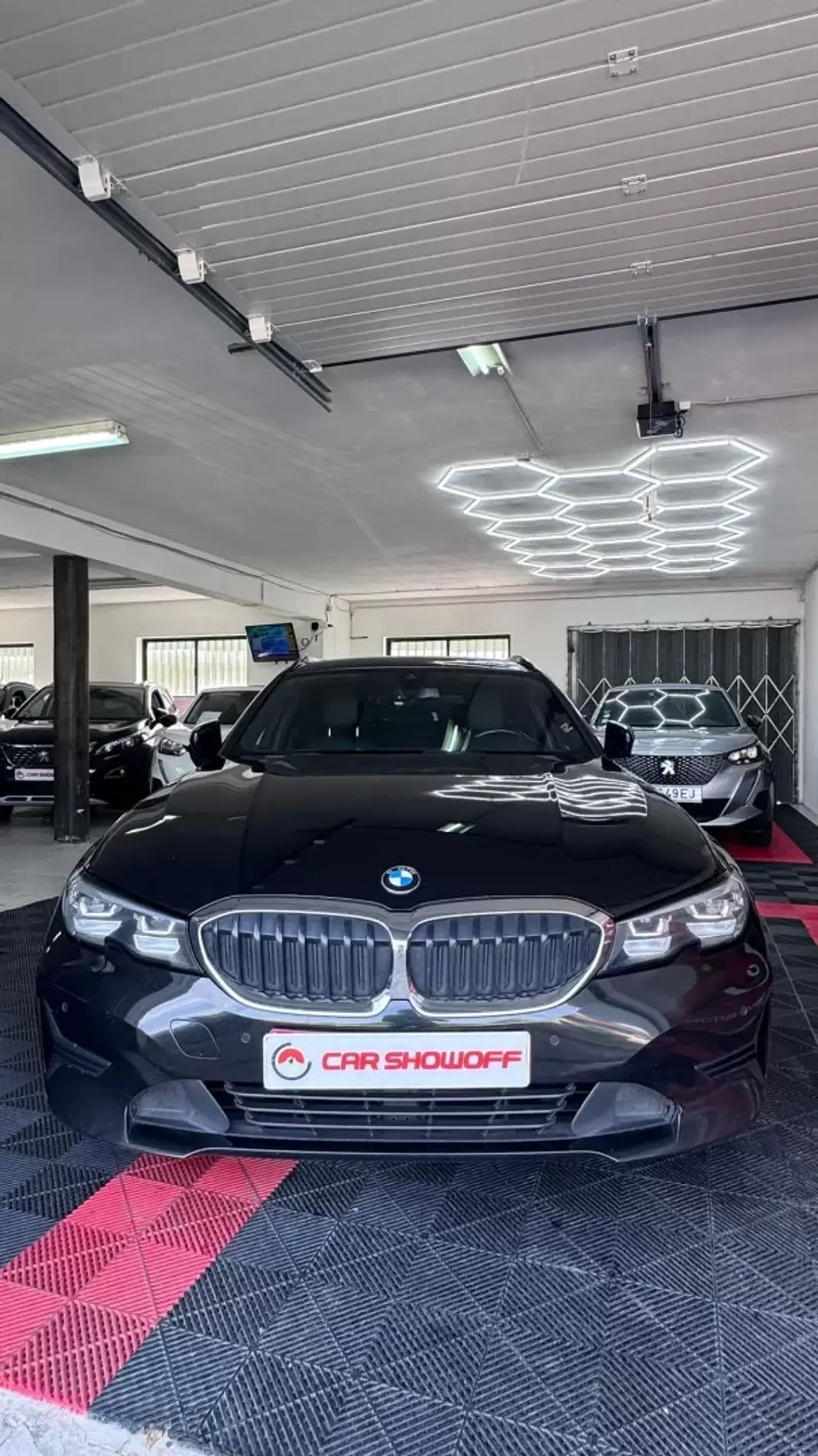 BMW 330e 2021 - 22900 EUR, 213000 km - AUTO.MOTO.pt - 213000km - foto 1 de 13