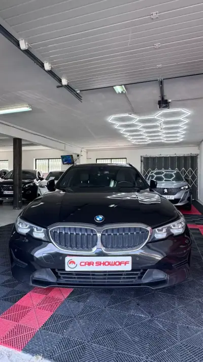 BMW 330e 2021 - 213000km