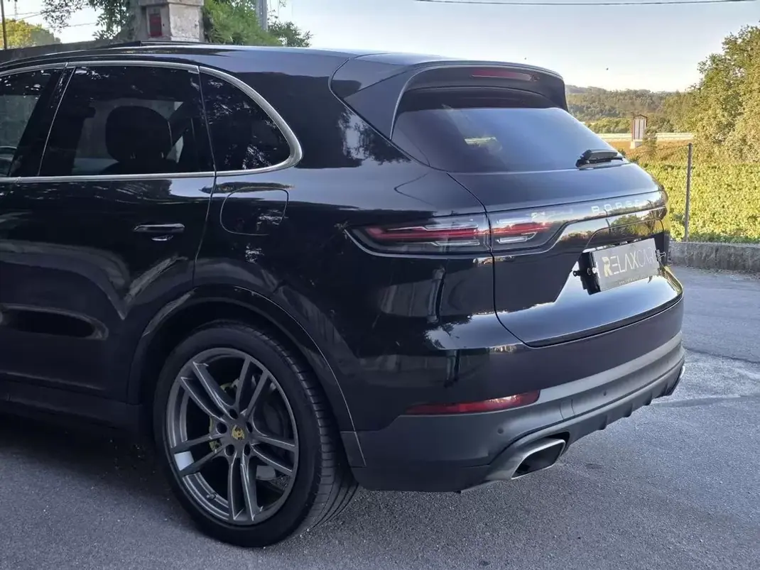 Porsche Cayenne 2018 - 53499 EUR, 142519 km - 142519km - foto 10 de 44