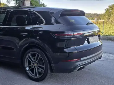Porsche Cayenne 2018 - 53499 EUR, 142519 km - 142519km - foto 10 de 44