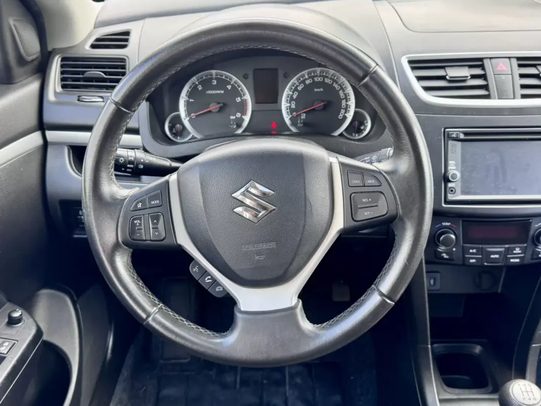 Suzuki Swift 2015 - 8990 EUR, 178000 km - AUTO.MOTO.pt - 178000km - foto 16 de 28