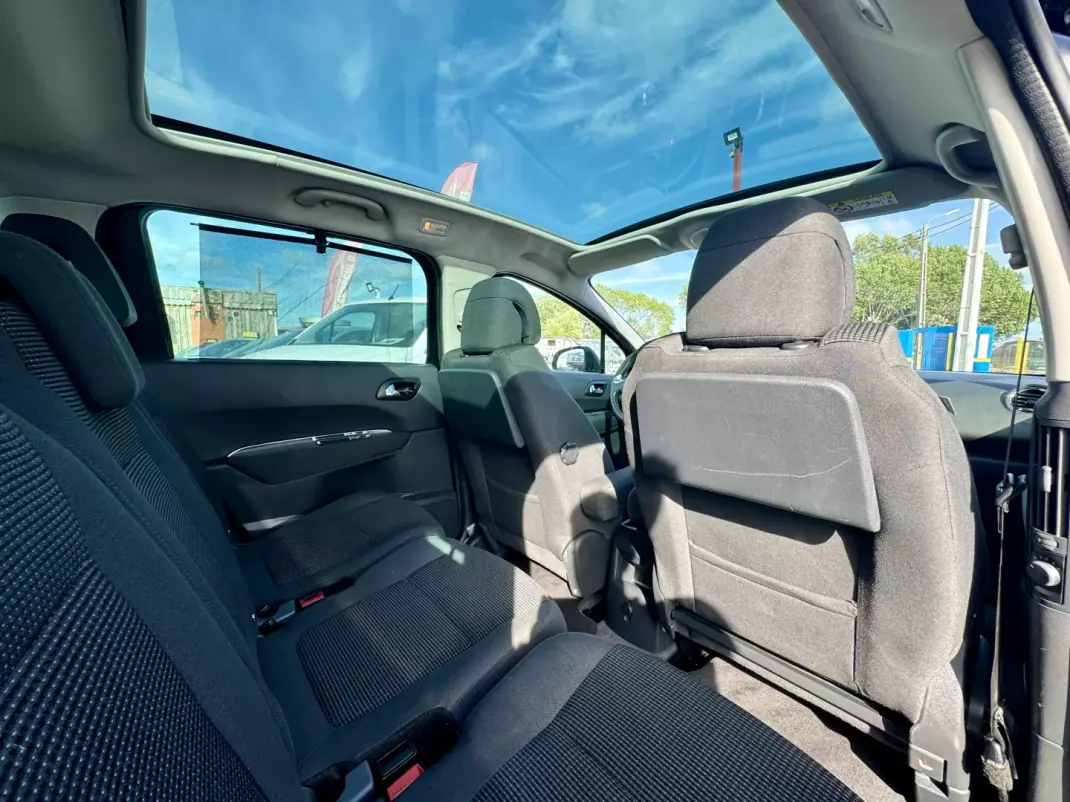 Peugeot 5008 2016 - 13950 EUR, 108536 km - 108536km - foto 24 de 26
