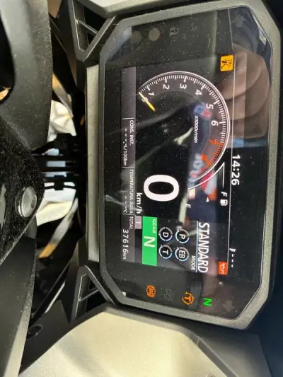 Honda Forza 2022 - 8250 EUR, 37616 km - AUTO.MOTO.pt - 37616km - foto 5 de 14