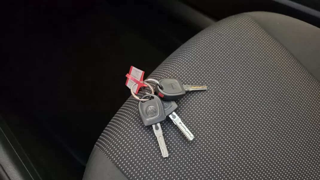 Volkswagen Up! 2016 - 8500 EUR, 79613 km - 79613km - foto 44 de 49
