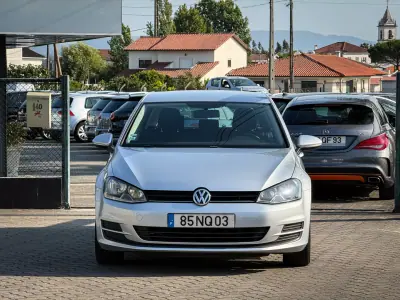 Volkswagen Golf 2013 - 10800 EUR, 256000 km - AUTO.MOTO.pt - 256000km - foto 3 de 12