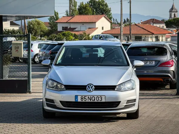 Volkswagen Golf 2013 - 10800 EUR, 256000 km - AUTO.MOTO.pt - 256000km - foto 3 de 12