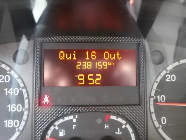 Fiat 2014 - 17000 EUR, 238159 km - AUTO.MOTO.pt - 238159km - foto 16 de 24