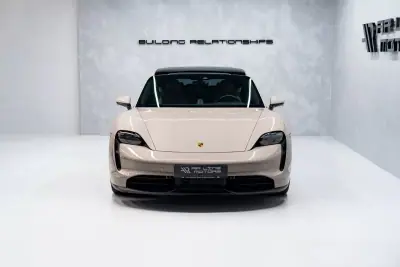 Porsche Taycan Sport Turismo 2023 - 76950 EUR, 24000 km - AUTO.MOTO.pt - 24000km - foto 5 de 60